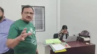 ଘସିପୁରା: ଘଷିପୁରା ବସଷ୍ଟାଣ୍ଡ ରେ ଯାତ୍ରୀ ନାକେଦାମ ଦୃଗନ୍ଧ ରେ ଫାଟି ପଡୁଛି