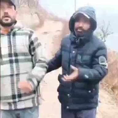 टापरी: चगांव पंचायत में सड़क के अधूरे काम और बगीचों तक सड़क न पहुंचने पर नाराज लोगों ने सड़क किया बंद, वीडियो आया सामने