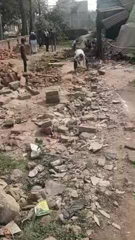 lt.baijnath das k wife jo bridh bidhwaa mahila ko ghar se beta ne nikal diya aur ushka dukaan tor diya