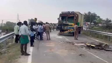 வாலாஜா: பெருங்கஞ்சி பகுதியில் கல்லூரி மாணவிகளை ஏற்றி வந்த பேருந்து கண்டெய்னர் அருளுடன் நேருக்கு நேர் மோதி விபத்து