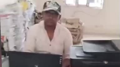 ಸಿಂಧನೂರು: ಸಿಂಧನೂರು ತಹಸೀಲ್ದಾರ್ ಕಚೇರಿ ಆಧಾರ್ ಸೆಂಟರ್ನಲ್ಲಿ ಜನರಿಂದ ಹೆಚ್ಚುವರಿ ಹಣ ವಸೂಲಿ