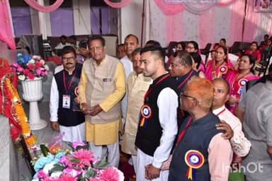 राजनांदगांव: जिला सतनाम भवन में नगर देवांगन समाज द्वारा आयोजित कार्यक्रम में दो जोड़ों का सामूहिक विवाह संपन्न हुआ