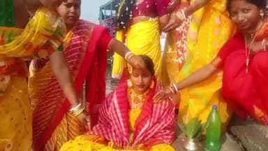 কুলতলি: নদীবক্ষে গঙ্গাজল দিয়ে বিয়ের আসরে দুই পরিবার