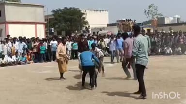 కోడుమూరు: కోడుమూరులో చౌడేశ్వరి దేవి తిరునాళ్లలో పొట్టేళ్ల పందేలు