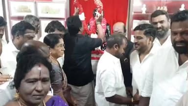 காஞ்சிபுரம்: சின்ன காஞ்சிபுரத்தில் உள்ள அண்ணாவின் நினைவு இல்லத்தில் அண்ணாவின் திருவுருவ சிலைக்கு அதிமுக சார்பில் மாலை அணிவித்து மரியாதை