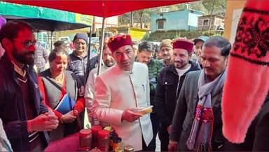 मोरी: आकांक्षी ब्लॉक मोरी में संपूर्णता अभियान 2.0 का शुभारंभ, पशु सखियों को मोबाइल फोन वितरण के साथ हुआ