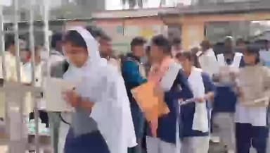 মথুরাপুর ২: দিঘীরপাড় বকুলতলা গ্রাম পঞ্চায়েতের পক্ষ থেকে মাধ্যমিক পরীক্ষার্থীদের শুভেচ্ছা