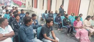 భద్రాచలం: క్రీడల్లో గెలిచిన క్రీడాకారులను అభినందించిన భద్రాచలం ఐటీడీఏ పీవో రాహుల్