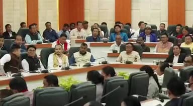 ডিফু: কাৰ্বি আংলঙৰ আৰ্বৰেটাম-কম-ক্ৰাফ্ট চেণ্টাৰত বিজেপি পূব আৰু পশ্চিম কাৰ্বি আংলঙৰ যুটীয়া সংসদীয় সভাত অংশগ্ৰহণ কৰে CEM ৰ