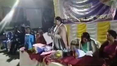 বিষ্ণুপুর ১: পানাকুয়া অঞ্চলের 126 নম্বর বুথে উন্নয়নের সংলাপ কর্মসূচি উপস্থিত জেলা পরিষদের কর্মাধ্যক্ষ শচী নস্কর