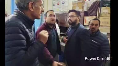 पांवटा साहिब: पांवटा साहिब के SDM गुंजित सिंह चीमा और DSP मानवेंद्र ठाकुर ने बस हादसे में घायल लोगों का जाना हाल