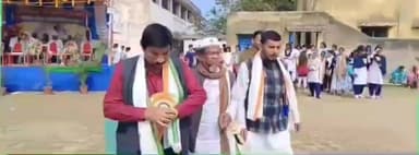 ভগবানগোলা ২: সকল মাধ্যমিক ছাত্র-ছাত্রীদেরকে দোয়া আশীর্বাদ এবং শুভেচ্ছা প্রদান ভগবানগোলায়