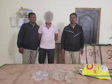 ଖରିଆର: ଜୋଙ୍କ ପୋଲିସ ଦ୍ୱାରା ଦେଶି ମଦ ଜବତ, ଜଣେ ଗିରଫ ନେଇ ଏସପିଙ୍କ ସୂଚନା