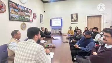 পশ্চিম যোৰহাট: জিলা আয়ুক্তৰ কাৰ্যালয়কক্ষত জিলা পৰ্যায়ৰ 'যুৱ নিয়োগযোগ্যতা বৃদ্ধি আঁচনি' সম্পৰ্কে এখন গুৰুত্বপূৰ্ণ সভা অনুষ্ঠিত