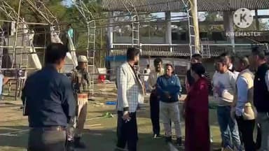 পশ্চিম যোৰহাট: মুখ্যমন্ত্ৰী উদ্যমিতা আঁচনিৰ কাৰ্যসূচীৰ প্ৰস্তুতি সন্দৰ্ভত পৰ্যালোচনা কৰিবলৈ যোৰহাট ষ্টেডিয়ামত উপস্থিত জিলা আয়ুক্ত