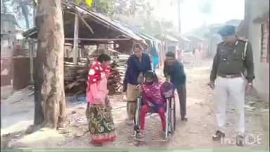 রানিবাঁধ: মানবিক পুলিশ, বিশেষভাবে সক্ষম পরীক্ষার্থীর পাশে দাঁড়াল রানিবাঁধ থানা