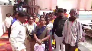 தேன்கனிகோட்டை: 1107 நபர்களுக்கு இலவச வீட்டுமனை பட்டா வழங்கிய அமைச்சர்: தேன்கனிக்கோட்டை வட்டாட்சியர் அலுவலகம் முன்பு பொதுமக்கள் தர்ணா