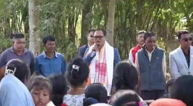 ডিফু: কাৰ্বি আংলঙৰ লখিজান তামাং বস্তি পথ শুভ উদ্বোধন কৰে বিধায়ক নুমল মমীনে