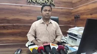 ଉମରକୋଟ: ପୌରପାଳିକା ପକ୍ଷରୁ ଜବର ଦଖଲ ଉଛେଦ ପ୍ରକ୍ରିୟା ଆରମ୍ଭ, ନିଜ କାର୍ଯ୍ୟାଳୟରେ ସୁଚନା ଦେଲେ ପୌର ନିର୍ବାହୀ ଅଧିକାରୀ ନବରଙ୍ଗପୁର