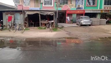 তপন: প্রধান সড়কে বইছে দুর্গন্ধময় জল বইছে তপন বালুরঘাট রাজ্য সড়কে,দুর্ভোগে নিত্যযাত্রীরা