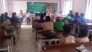 ଦେବଗଡ: ବାରକୋଟ ଥାନା ଅଂଚଳରେ ଏକ ସପ୍ତାହ ହେଲା ଜାରି ରହିଛି ବ୍ୟାପକ ସଡକ ସୁରକ୍ଷା ସଚେତନତା