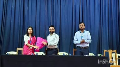 रत्नागिरी: जिल्हाधिकारी मनोज जिंदाल यांच्या उपस्थितीत निवडणुकीच्या पार्श्वभूमीवर आढावा बैठक संपन्न