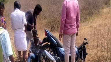 ಕಂಪ್ಲಿ: ಪಟ್ಟಣದ ಹೊರವಲಯದಲ್ಲಿ ಕಂಪ್ಲಿಯಿಂದ ಬುಕ್ಕಸಾಗರಕ್ಕೆ ತೆರಳುತ್ತಿದ್ದ ವೇಳೆ ಬೈಕ್ ನಿಯಂತ್ರಣ ತಪ್ಪಿ ಅಪಘಾತ; ಯುವಕನಿಗೆ ಗಾಯ