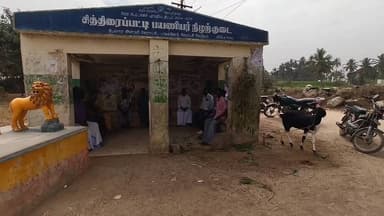 பாலக்கோடு: இடிந்து விழும் அபாயத்தில் பழமையான பேருந்து கூடம் - உயிர் பலிக்கு முன் நடவடிக்கை தேவை