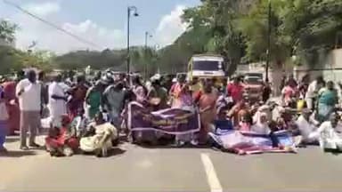 கடலூர்: சத்துணவு அங்கன்வாடி ஊழியர் கூட்டமைப்பினர் இரண்டாவது நாளாக மஞ்சக்குப்பத்தில் மறியல் போராட்டம்