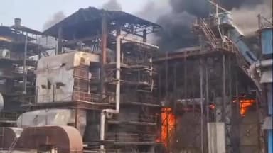 ಚಡಚಣ: ಪಟ್ಟಣದ ಹೊರಭಾಗದ ದತ್ತ ಸಕ್ಕರೆ ಕಾರ್ಖಾನೆಯಲ್ಲಿ ಅಗ್ನಿ ಅವಘಡ; ತಪ್ಪಿದ ಭಾರಿ ಅನಾಹುತ