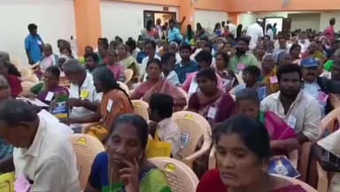 தேனி: வீரபாண்டி சமுதாய கூடத் தில் 1875 பயனாளிகளுக் கு மாதாந்திர உதவித்தொ கை பெறுவதற்கான ஆணைகளை கலெக்டர் வழங்கினார்