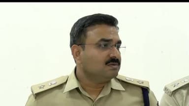 ಬಬಲೇಶ್ವರ: ಹೊಕ್ಕುಂಡಿ ಗ್ರಾಮದ ಹೊರಭಾಗದಲ್ಲಿ ಇಸ್ಪೀಟು ಆಡುವಾಗ ಪೊಲೀಸರ ದಾಳಿ : ನಗರದಲ್ಲಿ ಎಸ್ ಪಿ ಲಕ್ಷ್ಮಣ ನಿಂಬರಗಿ