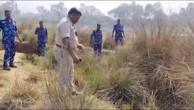 রামপুরহাট ২: মারগ্রামে তাজা বোমা উদ্ধার, পুলিশের তৎপরতায় এলাকা জুড়ে চাঞ্চল্য