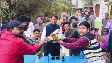 গঙ্গারামপুর: পথশ্রী–রাস্তাশ্রী প্রকল্পে গঙ্গারামপুরের ১৭ নম্বর ওয়ার্ডে পাকা রাস্তার কাজের সূচনা করলেন চেয়ারম্যান প্রশান্ত মিত্র