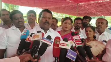 குன்றத்தூர்: குன்றத்தூர் வட்டார வளர்ச்சி அலுவலகத்தில் ஸ்ரீ பெருமந்தூர் எம்எல்ஏ செல்வபெருந்தகை பத்திரிக்கையாளர் சந்திப்பு