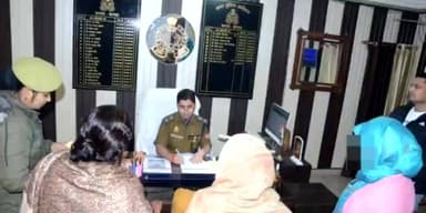बागपत: ASP ने पुलिस कार्यालय बागपत में जनसुनवाई के दौरान आमजन की समस्याएं और शिकायतें सुनीं