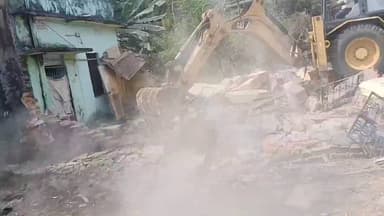 ନୟାଗଡ: ଖଣ୍ଡପଡ଼ା ବିଜ୍ଞାପିତ ଅଞ୍ଚଳ ପରିଷଦ ୧୨ନଂମ୍ବର ୱାର୍ଡ ର ବିଭିନ୍ନ ସ୍ଥାନରୁ ରାସ୍ତାର ଉନ୍ନତିକରଣ ପାଇଁ ରାସ୍ତା ପାର୍ଶ୍ବ ଜବର ଦଖଲ ଉଛେଦ