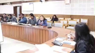 पौड़ी: जिला योजना कार्यों में तेजी लाने के लिए डीएम ने दिए निर्देश, 15 फरवरी तक प्रगति अनिवार्य