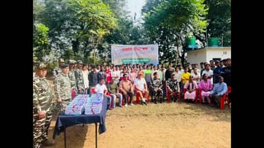 মাথাভাঙা ২: মাথাভাঙ্গা হিন্দুস্তান মোড এলাকায় এস এস বি ৩৪ নং ব্যাটালিয়নের পক্ষ থেকে প্রশিক্ষণ শিবির অনুষ্ঠিত হলো