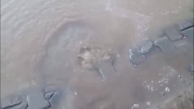 खेकड़ा: निर्भय एनक्लेव खेकड़ा में सरकारी टंकी से पानी छोड़ते ही जगह-2 रिसाव होने से रास्ते पर जल भराव, लोगों ने जताई नाराजगी