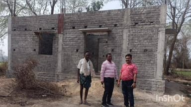 ବୀରମହାରାଜପୁର: ଆଖିଁଦାଦର୍ ଗ୍ରାମରେ ନିର୍ମାଣ ଧୀନ ଅଙ୍ଗନୱାଡ଼ି କେନ୍ଦ୍ରର ତଦାରଖ କଲେ ସହକାରୀ ଯନ୍ତ୍ରୀ