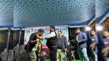 লাভপুর: লাভপুরের ফুল্লরা মেলায় চতুর্থ দিনে বিশিষ্ট সঙ্গীত শিল্পীর গানের অনুষ্ঠান ঘিরে জমজমাট