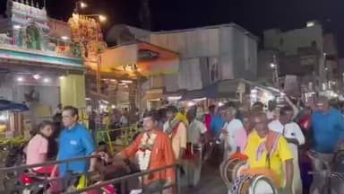 சிவகாசி: ஊர்வலமாக சென்று பத்திரகாளி அம்மன் கோவிலில் பொங்கல் வைத்து வழிபாடு நடத்திய பெண்கள்