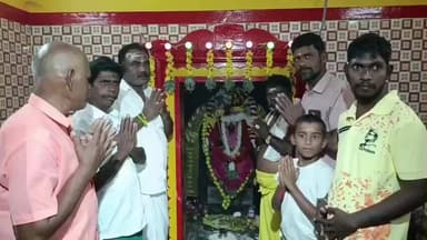 சாத்தூர்: விஜயரங்கபுரம் ஊராட்சியில் வி.துரைச்சாமிபுரம் கிராமத்தில் ராஜகாளியம்மன் கோவில் மகா கும்பாபிஷேகம் அன்னதானம் வழங்கப்பட்டது