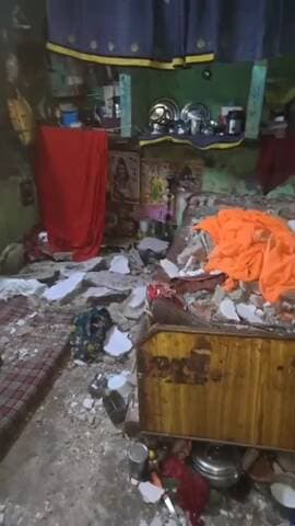 सीलमपुर: ब्रह्मपुरी इलाके में छत का हिस्सा गिरने से बुजुर्ग महिला की मौत, पोता घायल