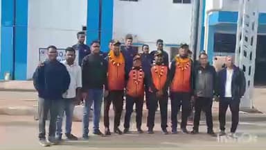 ଟିଟିଲାଗଡ: ଦିଲ୍ଲୀରେ ଆୟୋଜିତ ଗଣତନ୍ତ୍ର ଦିବସ ପ୍ୟାରେଡ଼ରେ ଡିଏ ଭି ମହାବିଦ୍ୟାଳୟର ଛାତ୍ର ଛାତ୍ରୀ ଅଂଶ ଗ୍ରହଣକରି ଫେରିବା ପରେ ରେଳ ଷ୍ଟେସନରେ ସ୍ବାଗତ