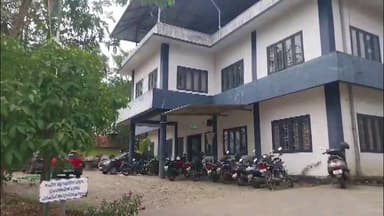 ഇടുക്കി: കട്ടപ്പനയിലും പരിസരത്തും വൈദ്യുതി മുടക്കം പതിവ്, കെവിവിഇഎസ് അംഗങ്ങൾ കെഎസ്ഇബി ഓഫീസിൽ കുത്തിയിരുന്ന് പ്രതിഷേധിച്ചു