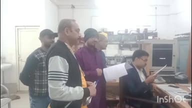 মুরারই ১: বন্ধ হয়ে থাকার ট্রেন চলাচলের দাবিসহ বেশ কিছু ট্রেনের স্টপেজের দাবি নিয়ে স্মারকলিপি প্রদান মুরারই স্টেশনে