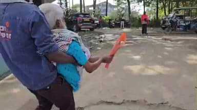 গঙ্গারামপুর: ভাইপোর কোলে চেপে এসআইআর হেয়ারিংয়ে হাজির প্রতিবন্ধি প্রৌঢ়, গঙ্গারামপুরে চাঞ্চল্য