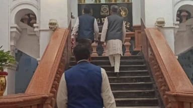 বালি-জগাছা: রেল পরিষেবা ও কামারডাঙ্গা-আড়ুপাড়া বসতির সমস্যা নিয়ে দক্ষিণ পূর্ব রেলওয়ের জিএম-এর সঙ্গে বিজেপির সাক্ষাৎ